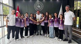 Kayseri şampiyonu sporculardan İl Müdürü Kabakcı’ya ziyaret