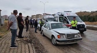 Kırıkkale’de iki otomobil çarpıştı: 3 yaralı