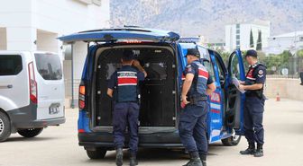 Kozan’da ‘yağma’ suçundan aranan firariler jandarma operasyonu ile yakalandı