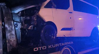 Samsun’da çekici ile üzerindeki kamyonet yandı
