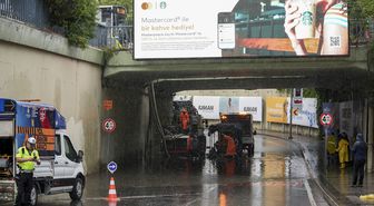 Şişli'de sağanak nedeniyle alt geçidi su bastı