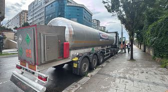 Sultangazi'de tankerde yapılan basınç tahliyesi gaz sızıntısı endişesiyle mahallede paniğe neden oldu