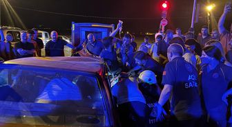 Van'da iki otomobilin çarpıştığı kazada 8 kişi yaralandı