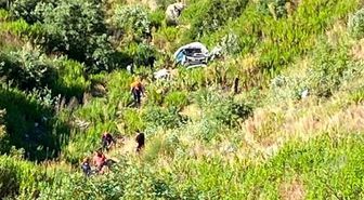Antalya'da kamyonet, uçuruma yuvarlandı; aynı aileden 5 kişi öldü, 2 yaralı