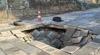 Çorum'da sağanak kaldırımı çökertti