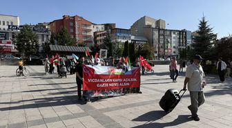 Erzurum'da sağlıkçılar Gazze için sessiz yürüyüşlerini 141'inci haftada sürdürdü
