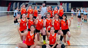 Malatya Kız Voleybol Takımı ANALİG Yarı Finallerinde Türkiye Finallerine Yükseldi