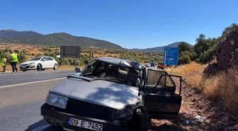 Muğla’da otomobil ile motosikletin çarpıştığı kazada 1 kişi öldü, 2 kişi yaralandı