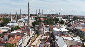 Sanat tarihçisi Prof. Dr. Beksaç: 'Makedonya Kulesi hak ettiği bilgiye layık olması gereken bir yapı'