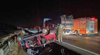 Susurluk'ta Otomobil Devrildi: 1'i Çocuk 5 Yaralı