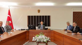 Aydın Kaymakamlar Toplantısı'nda Kamu Hizmetleri Değerlendirildi