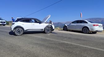 Bitlis'te otomobil ile SUV çarpıştı: 3 yaralı