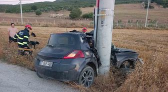 Burdur'da direğe çarpan otomobilin sürücüsü yaralandı