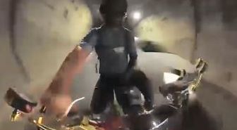 Artvin'de Tünelde Şerit İhlali: Otomobil Motosiklete Çarptı, Anbean Kamerada