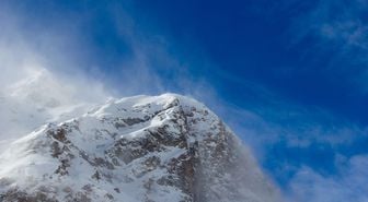 Elbruz Dağı'nda Fırtına: 5 Dağcı Hayatını Kaybetti