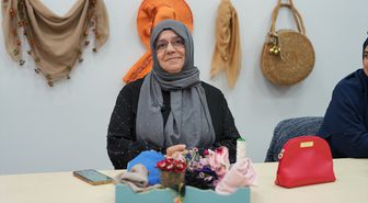 Eşini kaybeden kadın, el işi üretimiyle yeniden hayata tutundu