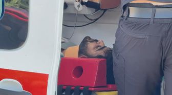 Eyüpsultan'da Hafriyat Kamyonu Devrildi: 2 Yaralı