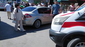 Ereğli'de El Freni Çekilmeyen Araç 5 Kişiyi Yaraladı