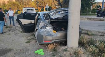Isparta’da takla atan otomobilde 2 yaralı