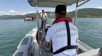 Jandarma Bot Timi Almus'ta kaçak balıkçılık ve yangına karşı nöbette