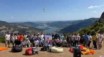 Paraşüt Pilotu Bayram Kurt İçin Anma Uçuşu