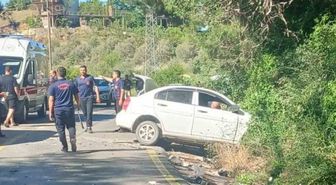 Kadirli'de tır-otomobil çarpışması: 1 ölü, 2 yaralı