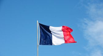 Paris'te bıçaklı saldırı: 3 yaralı, şüpheli gözaltında