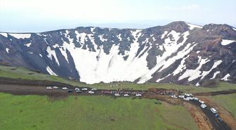 Tendürek Dağı'nın Krater Gölü Turizme Kazandırılmayı Bekliyor