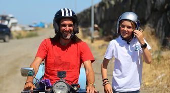 Baba oğul 50 yıllık Vespa'yla dünya turunda