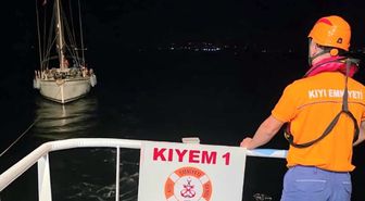 Bozcaada'da sürüklenen tekne kurtarıldı