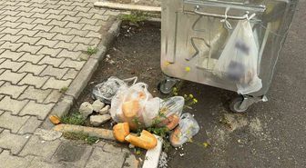 Boş Konteynerlere Rağmen Çöp ve Ekmek İsrafı Tepki Çekti