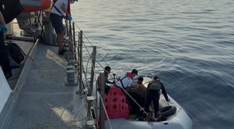 İzmir'de 46 Düzensiz Göçmen Yakalandı ve Kurtarıldı