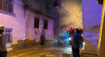 Karaman'da metruk evde çıkan yangın söndürüldü