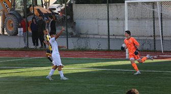 Menemen FK, 17 yaşındaki kalecisi Alp Özge ile profesyonel sözleşme imzaladı