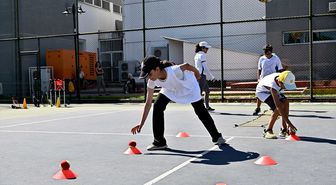 Muratpaşa’da ücretsiz tenis eğitimi