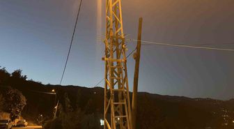 Osmaniye’de elektrik direğine kamera takarken akıma kapılan işçi ağır yaralandı