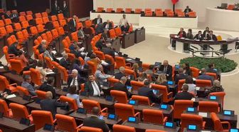TBMM'de Yeni Dönem: YENİ Parti ile Siyasi Grup Sayısı 7'ye Yükseldi, Geçici Oturma Düzeni Uygulandı