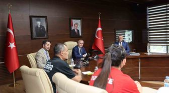 Vali Hatipoğlu, Başarılı Sporcuları Makamında Kabul Etti