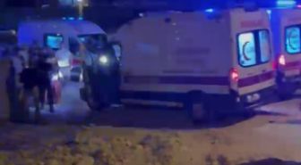 Uyarısız Çukura Düşen Araçta 3 Yaralı