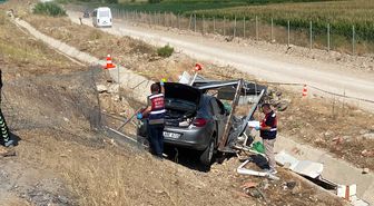 Aydın'da otomobil bekçi kulübesine çarptı, 1 kişi öldü, 1 kişi yaralandı