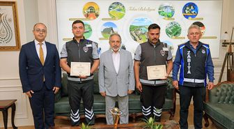 Buldukları 700 bin liralık altın ve dövizi sahibine ulaştıran görevliler ödüllendirildi