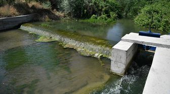 Büyükşehir Belediyesi, Yeşilhisar'da sulama kanallarını yeniliyor