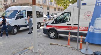 Edirne’de minibüsle çarpışan motosikletli yaralandı: Kaza anı kamerada