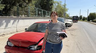 Eskişehir'de park halindeki 4 otomobilde hasara yol açan araç olay yerinden kaçtı
