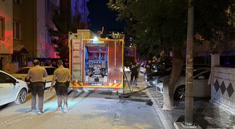 Eskişehir'de yangında ayakları yanan kediye ilk müdahale ambulansta yapıldı