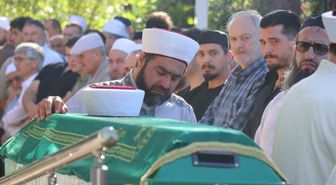 Feci kazada ölen hafızın cenaze namazını imam olan babası kıldırdı