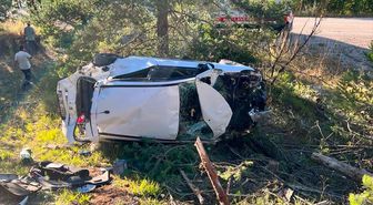 Kastamonu'da devrilen otomobildeki 5 kişi yaralandı