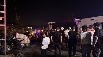 Mardin'de otomobil ile kamyonun çarpıştığı kazada ölü sayısı 3'e yükseldi