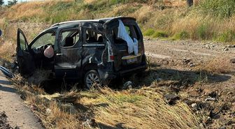 Samsun'da takla atan hafif ticari araçtaki 5 kişi yaralandı