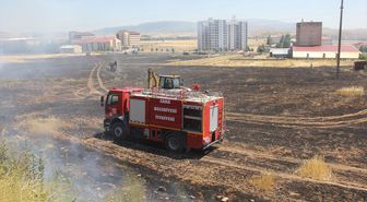 Sivas'ta 80 dönüm ekili arazi yandı